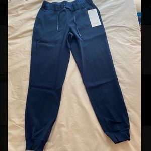 NWT Lululemon On The Fly Jogger 28” Woven in Navy